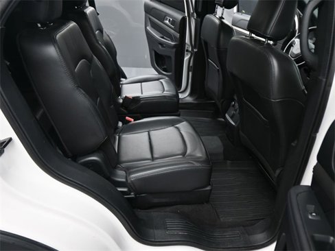 Used 2019 Ford Explorer XLT w/ Equipment Group 202A image 14