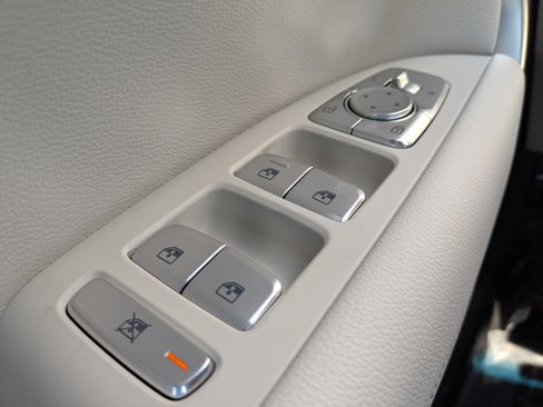 New 2025 Genesis G70 2.5T image 17