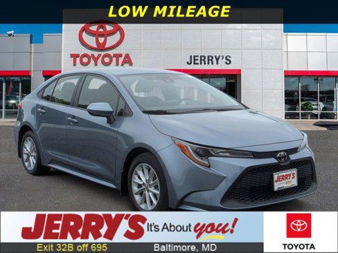 Certified 2022 Toyota Corolla LE image 1