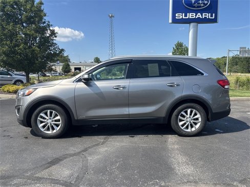 Used 2018 Kia Sorento LX image 7