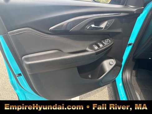 Used 2022 Chevrolet TrailBlazer RS w/ Sun and Liftgate Package image 19