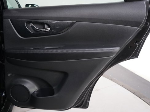 Used 2016 Nissan Rogue SL image 11
