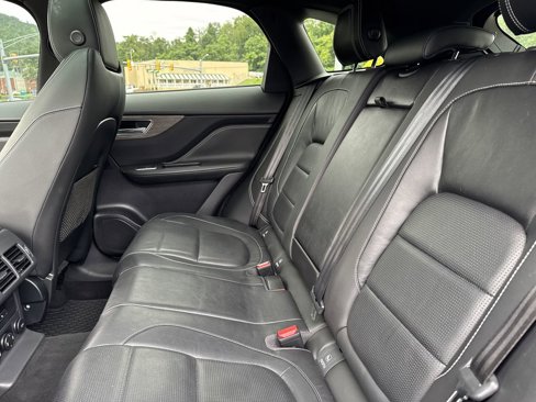 Used 2017 Jaguar F-PACE S image 34