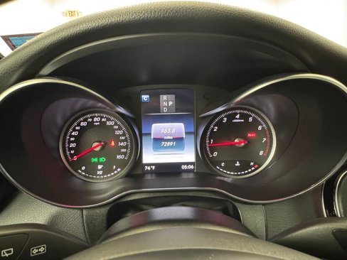 Used 2019 Mercedes-Benz GLC 300 4MATIC image 18