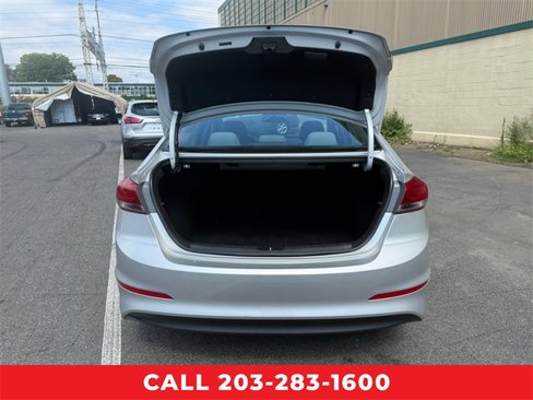 Used 2018 Hyundai Elantra SE image 27