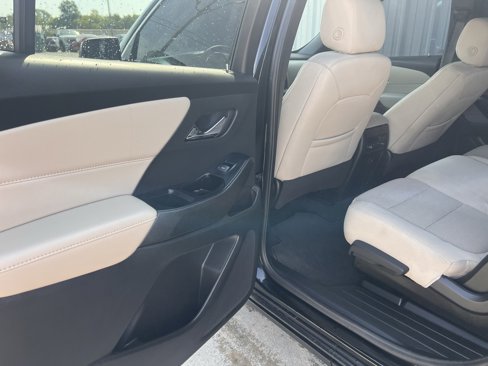 Used 2023 Chevrolet Traverse LS image 31