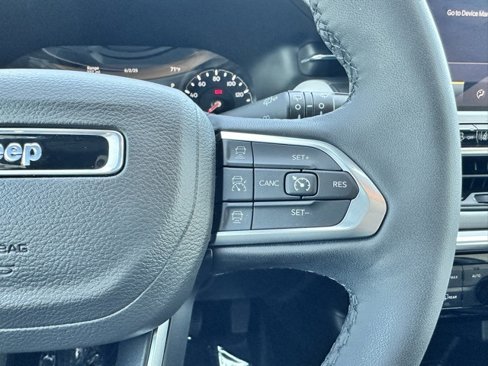 Used 2023 Jeep Compass Limited w/ Sun and Sound Group image 16