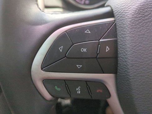 Used 2020 Jeep Grand Cherokee Altitude image 25