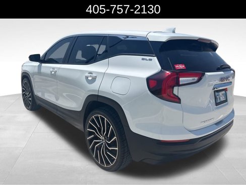 Used 2022 GMC Terrain SLE image 9