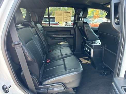 Used 2021 Ford Expedition XLT image 14