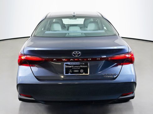 Used 2019 Toyota Avalon Limited image 6
