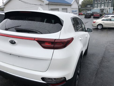 Used 2022 Kia Sportage LX image 8