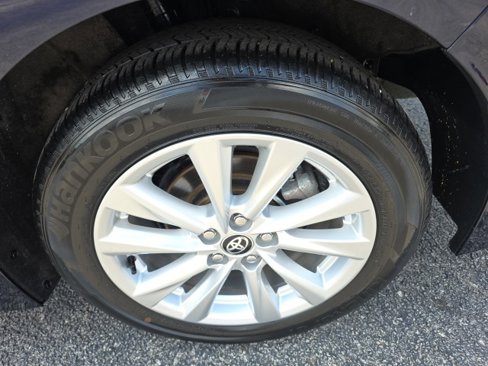 Used 2023 Toyota Corolla LE w/ LE Convenience Package image 6