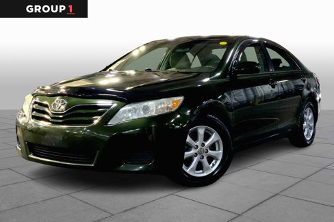 Used 2011 Toyota Camry LE image 1