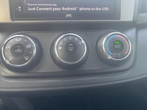 Used 2018 Toyota RAV4 LE image 13