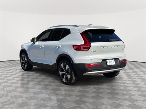 Certified 2025 Volvo XC40 B5 Core w/ Protection Package Premier image 5