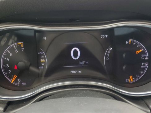 Used 2018 Jeep Grand Cherokee Laredo image 17