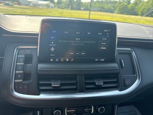 Used 2021 Chevrolet Suburban LT image 22