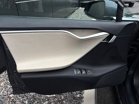 Used 2018 Tesla Model S 100D image 16