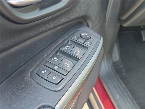 Used 2020 Jeep Cherokee Latitude image 9