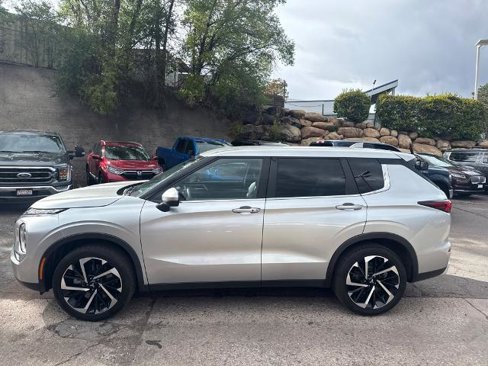 Used 2023 Mitsubishi Outlander SE image 8
