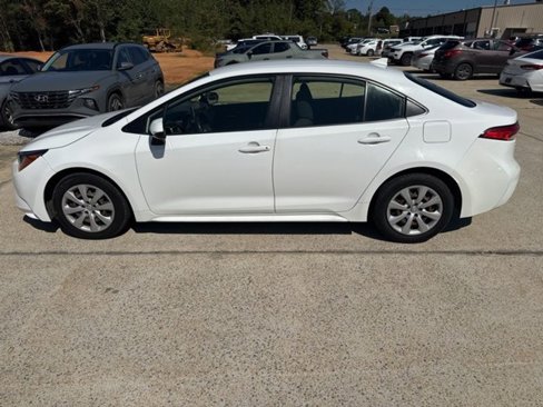 Used 2020 Toyota Corolla LE image 8