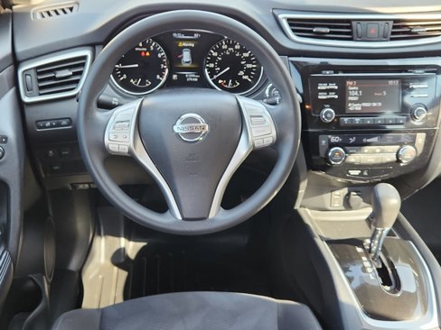 Used 2015 Nissan Rogue SV image 27