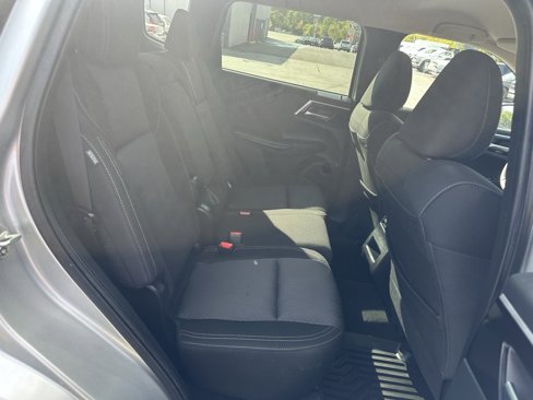 Used 2022 Mitsubishi Outlander ES image 18
