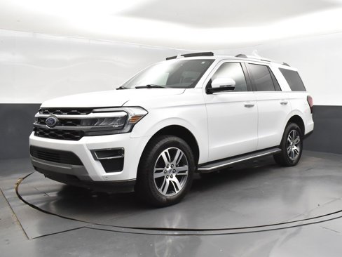Used 2023 Ford Expedition Limited image 3