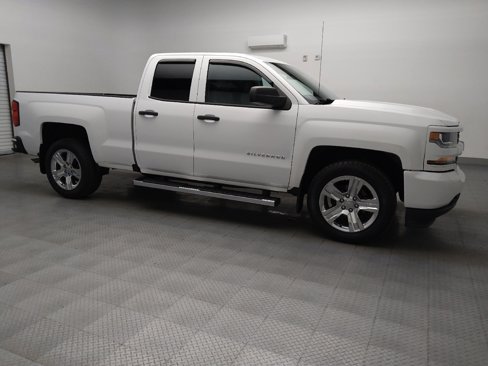 Used 2017 Chevrolet Silverado 1500 Custom w/ Custom Convenience Package image 11