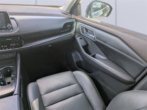 Used 2021 Nissan Rogue SL image 17