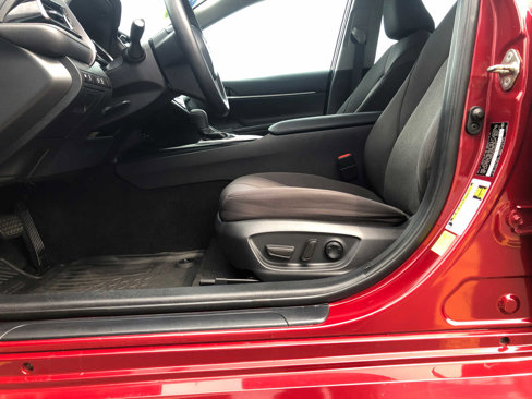 Used 2019 Toyota Camry LE image 21