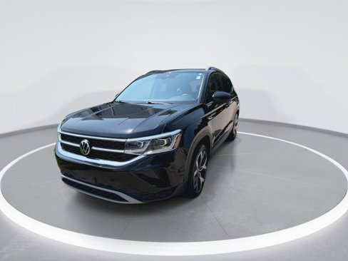 Used 2022 Volkswagen Taos SEL image 4