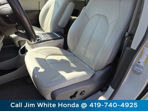 Used 2021 Chrysler Pacifica Touring-L w/ Premium & Safety Sphere Group image 26