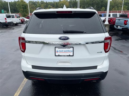 Used 2017 Ford Explorer 4WD w/ Class II Trailer Tow Package image 29