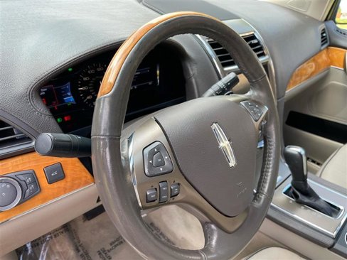 Used 2014 Lincoln MKX AWD w/ Equipment Group 101A image 20