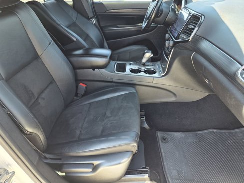 Used 2021 Jeep Grand Cherokee Laredo X image 10