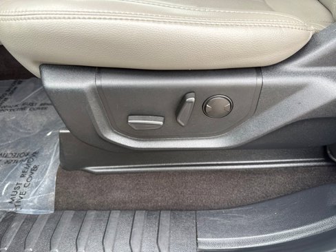 Used 2020 Ford F150 Lariat image 8