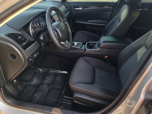 Used 2023 Chrysler 300 Touring w/ Sport Appearance Package image 24