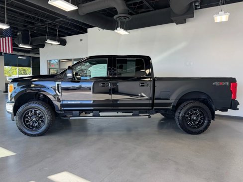 Used 2017 Ford F350 Lariat w/ Camper Package image 4