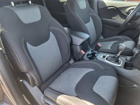 Used 2014 Jeep Cherokee Latitude image 18