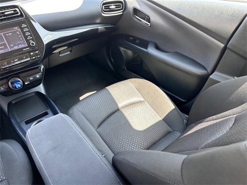 Used 2021 Toyota Prius L Eco image 15