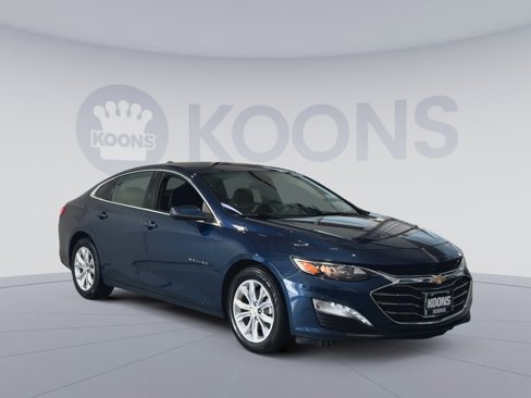 Used 2022 Chevrolet Malibu LT image 2
