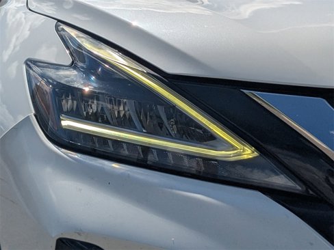 Used 2019 Nissan Murano SV w/ Premium Package image 11