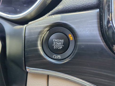 Used 2021 Jeep Grand Cherokee Limited w/ Sun & Sound Group image 34