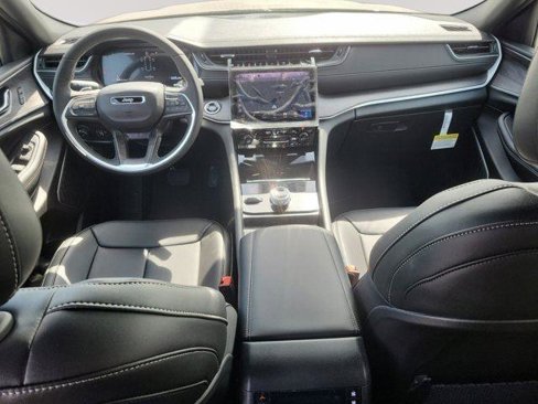 New 2025 Jeep Grand Cherokee L Limited w/ Luxury Tech Group II image 10