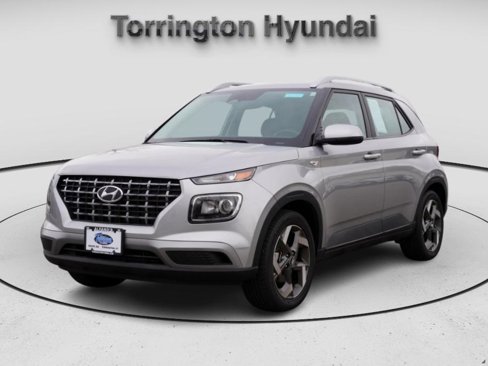 Certified 2024 Hyundai Venue SEL image 3