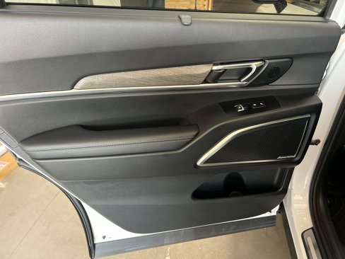 Used 2021 Kia Telluride SX w/ SX Prestige Package image 26