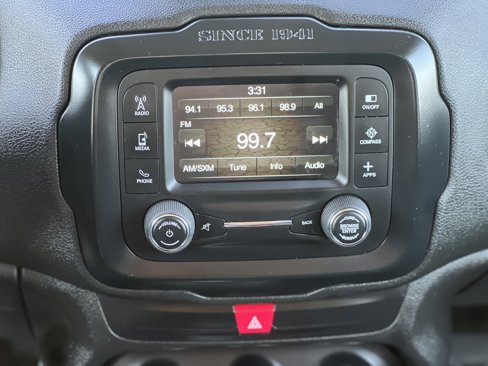 Used 2017 Jeep Renegade Latitude image 12