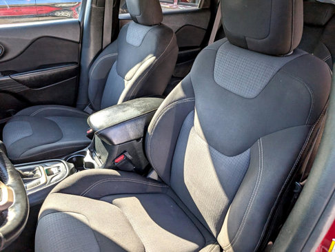 Used 2015 Jeep Cherokee Latitude w/ Comfort/Convenience Group image 6
